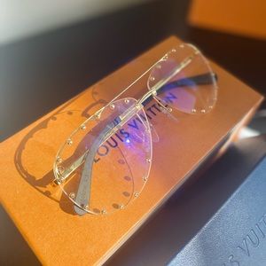 Authentic Women’s LV sunglasses